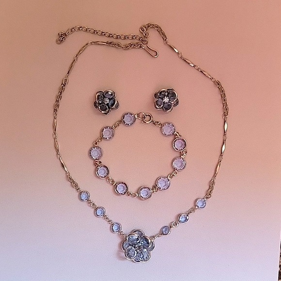 Pendant with Matching Earrings  & Bracelet - Picture 1 of 1